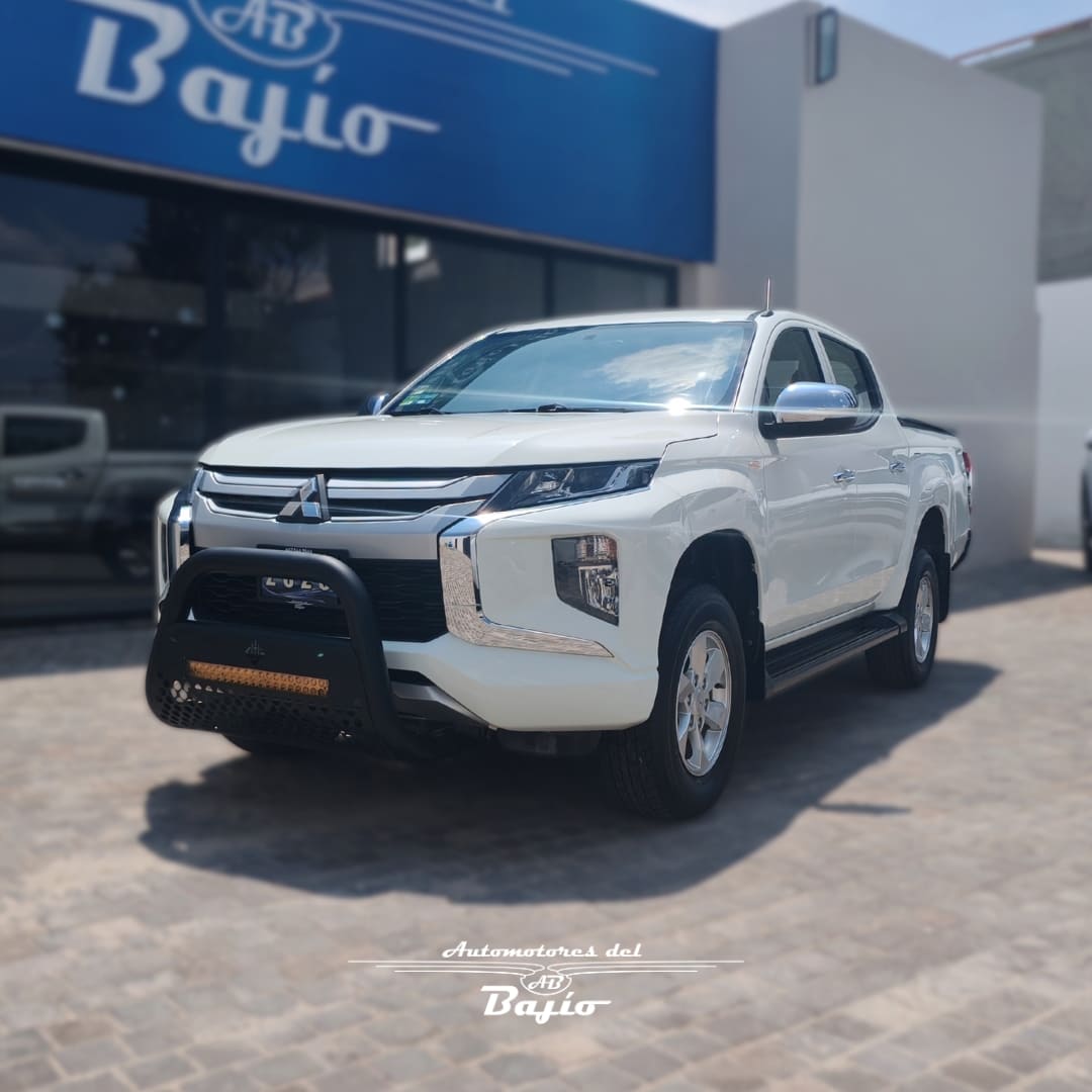 <a href='https://automotoresdelbajio.com.mx/autos/auto/3637'> MITSUBISHI <br> L200 GLX</a>