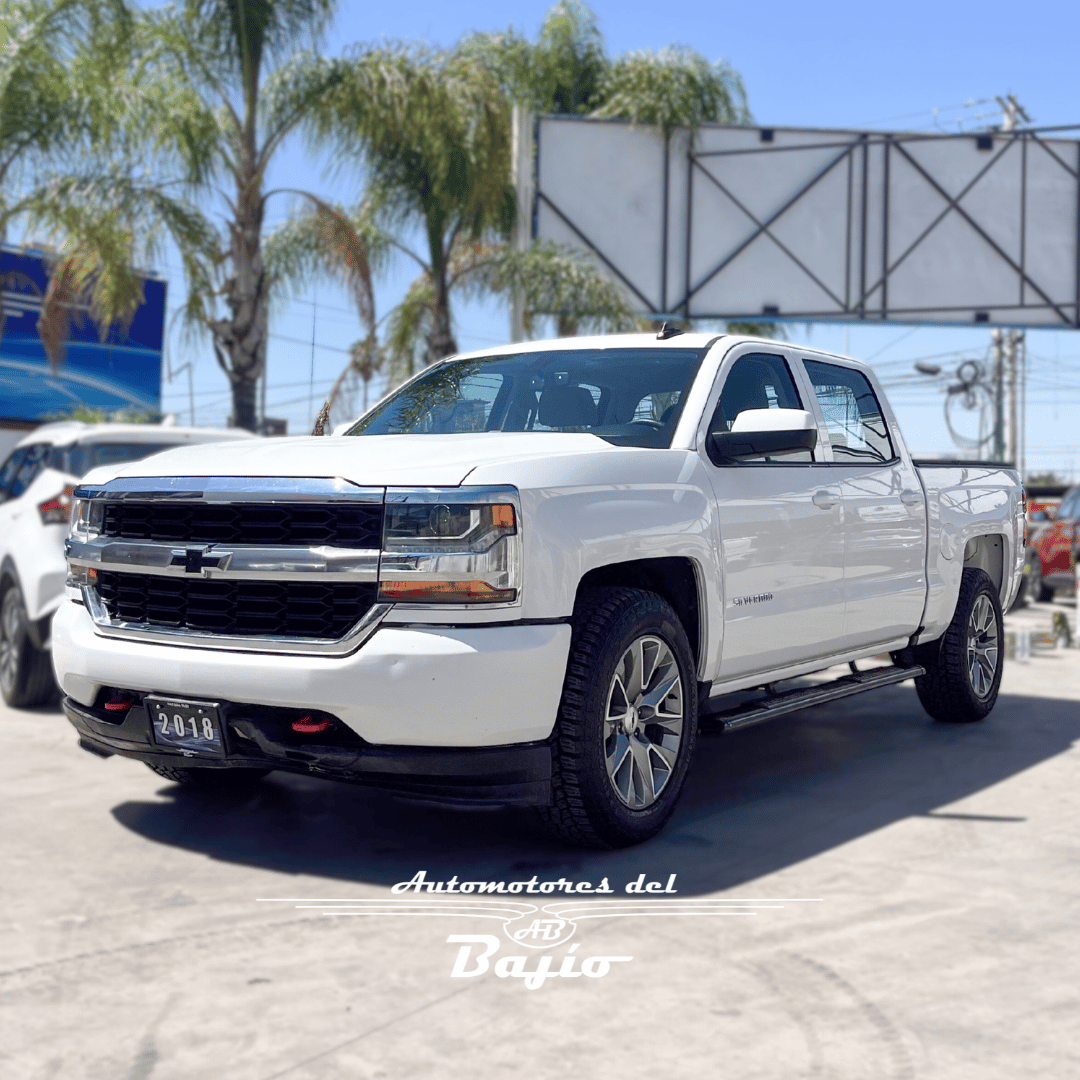 <a href='https://automotoresdelbajio.com.mx/autos/auto/3546'> CHEVROLET <br> SILVERADO LS 2500</a>