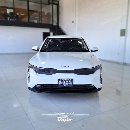 <a href='https://automotoresdelbajio.com.mx/autos/auto/3666'> KIA <br> K3 L</a>